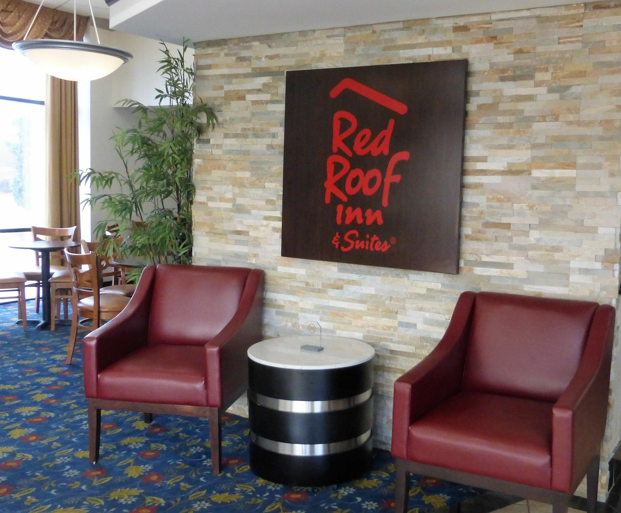 Red Roof Inn & Suites Macon Buitenkant foto